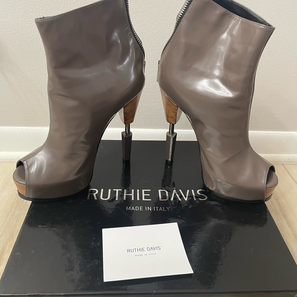 Like new-Ruthie Davis Gray Taupe Peep-Toe High Heel Ankle Boots-36